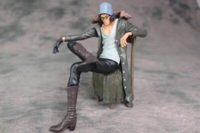 Figurine One Piece Kuzan L’Amiral Assis